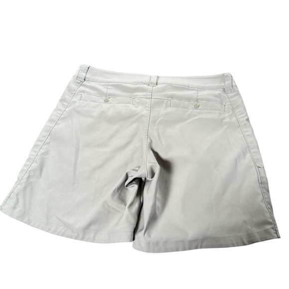 Under Armour women’s stretch golf/activity shorts, size 10, tan, zip/button - Picture 5 of 9